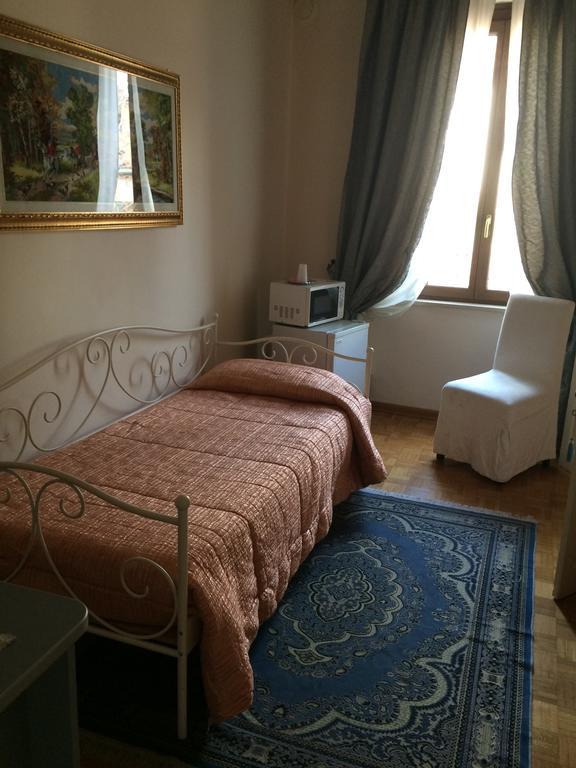 B&B Le Campane Ферара Стая снимка